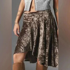 NWT new Urban Outfitters Silence + Noise Willa crushed velvet skirt brown XS